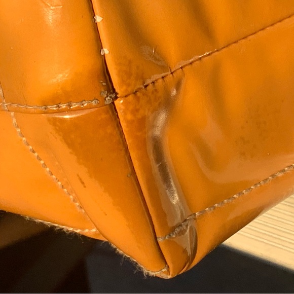 Chanel Chocolate Bar Tote Patent - Picture 8 of 14